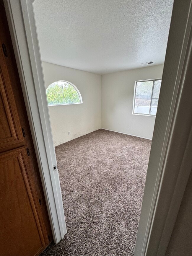 Building Photo - 2250 St Croix Ct