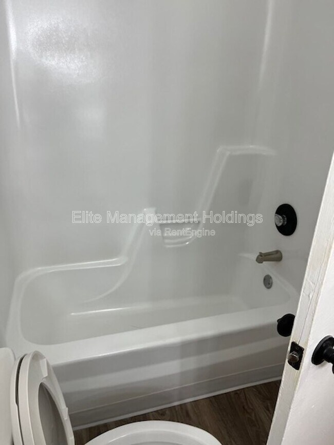 Building Photo - 1497 40th Ave