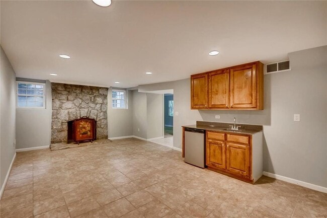 Foto del edificio - 1719 Ridgewood Dr NE