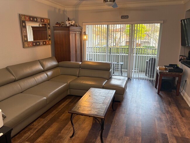 Building Photo - 404 Belmont Pl