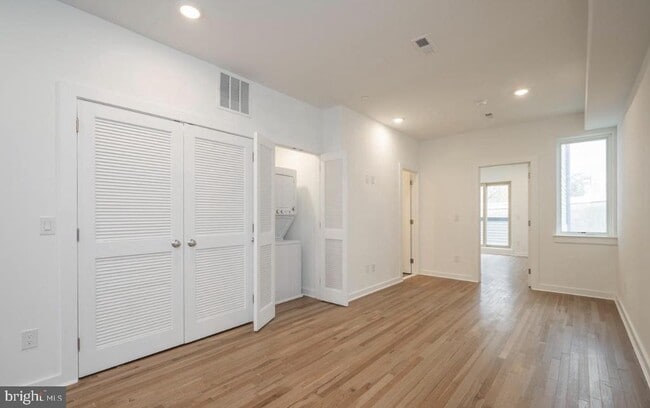 Building Photo - 727 N 39th St