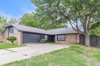 Building Photo - 4200 Cranbrook Dr