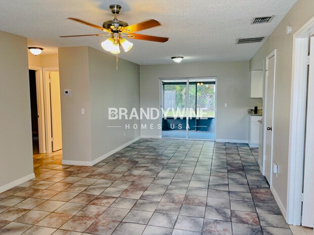 Foto del edificio - 805 Sprucewood Ln