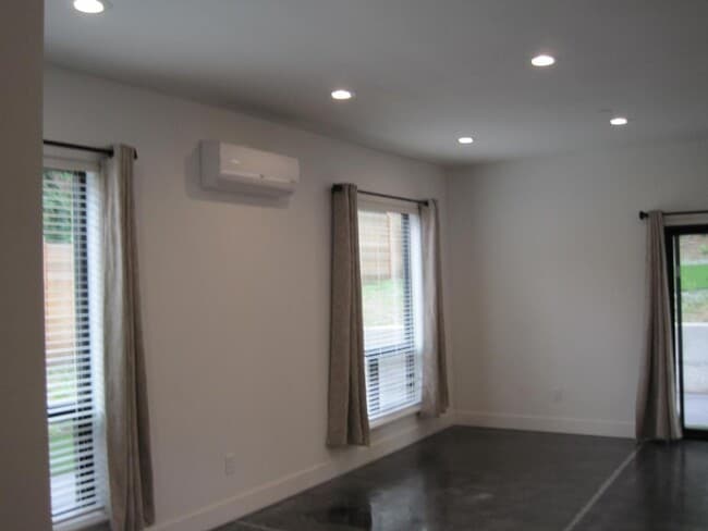 Building Photo - 212B SW 129th St.