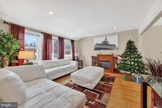 Building Photo - 8103 Turner St