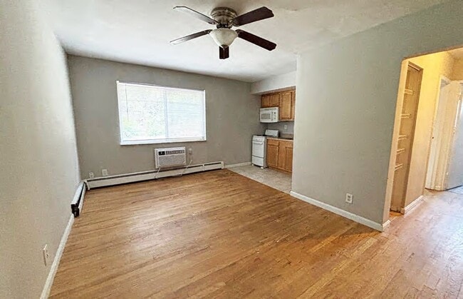 Building Photo - 562 Lowell Ave