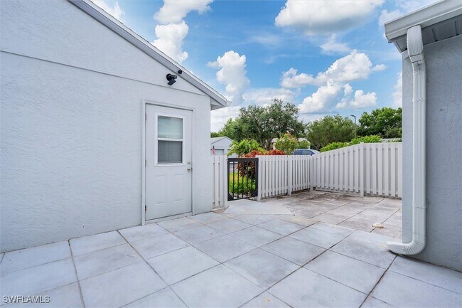 Building Photo - 4732 Blackberry Dr