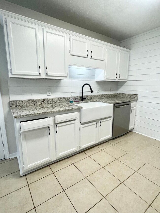 Building Photo - 3/2 Available for Rent in Richland! *RENT ...