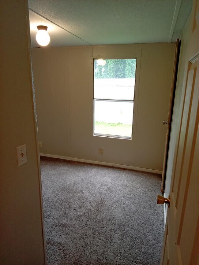 Foto del edificio - 2504 Winston Churchill Dr