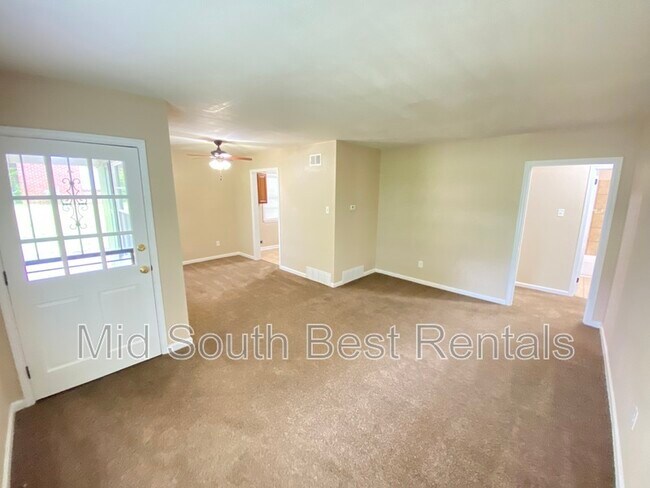 Foto del edificio - 3443 Obion Dr