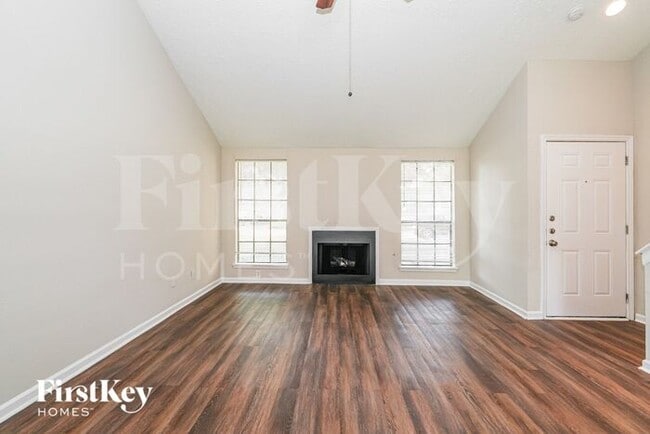 Building Photo - 16826 Rockstone