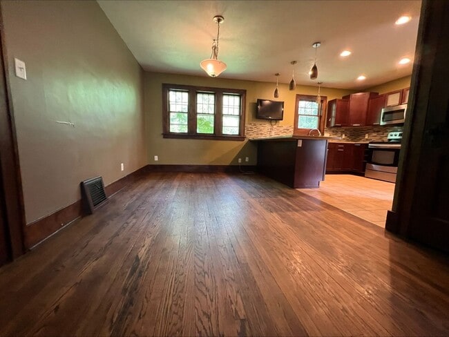 Building Photo - Coming Soon!!! Spacious 5 bedroom House Wi...
