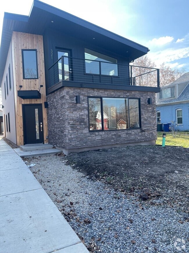 Building Photo - 321 W 400 N