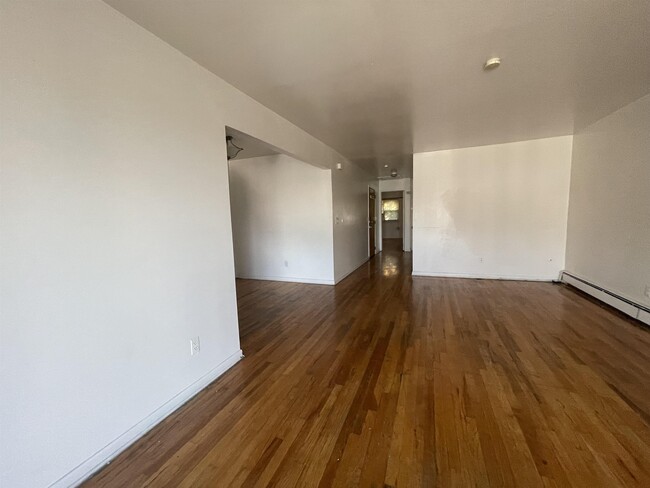 Foto del edificio - 15 Reserve Ave