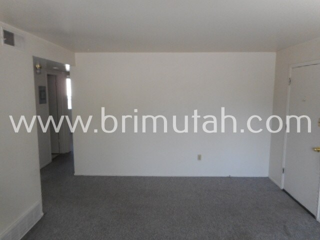 Building Photo - 4843 S Memory Ln