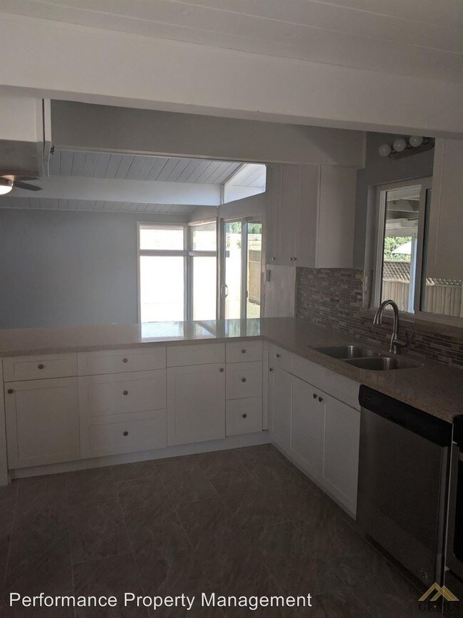 Foto del edificio - 3 br, 1 bath House - 208 N. Stine Rd.