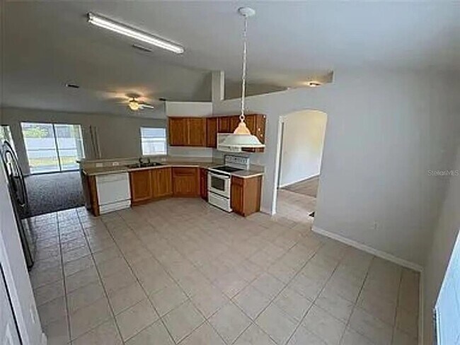 Building Photo - 2399 Oracle Ln