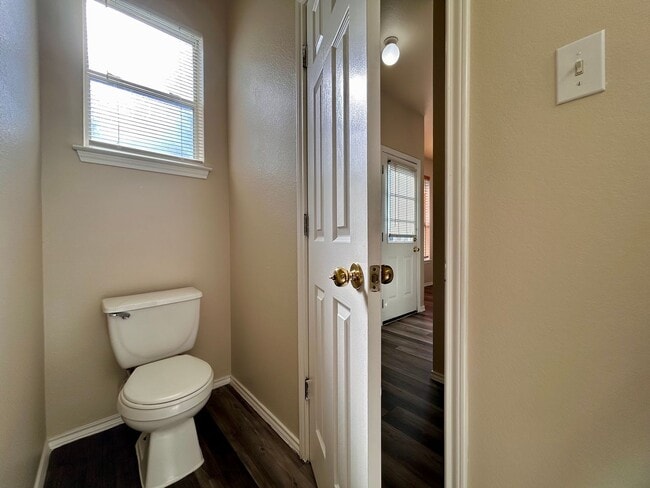 Building Photo - 2707 Westhampton Ct