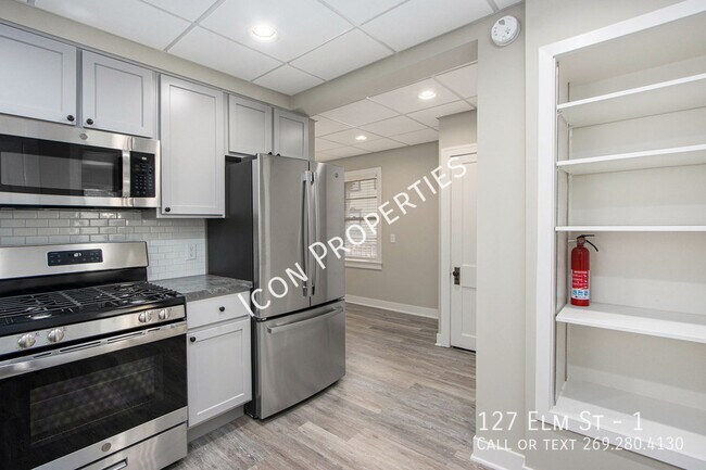 Building Photo - Luxury 2-3 bed Downtown!