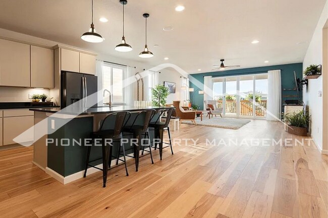 Building Photo - 6073 Donahue Dr