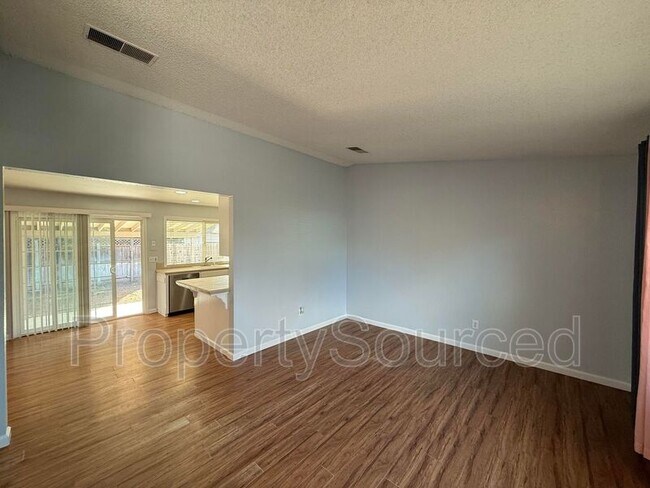 Foto del edificio - 1708 Applegate Dr