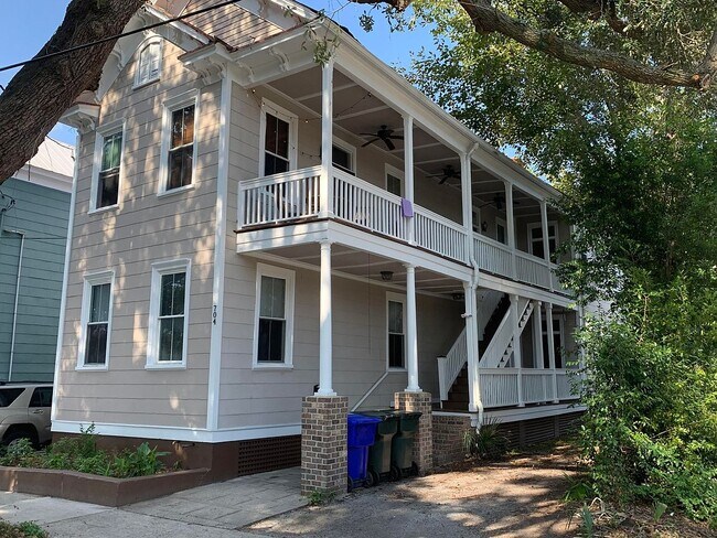 Building Photo - 704 Rutledge Ave