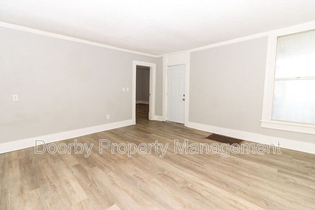 Building Photo - 2901 E 47th St