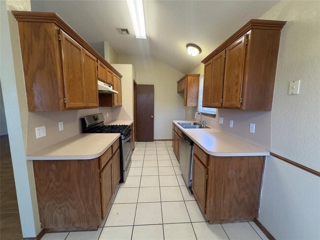 Building Photo - 623 Rimrock Rd