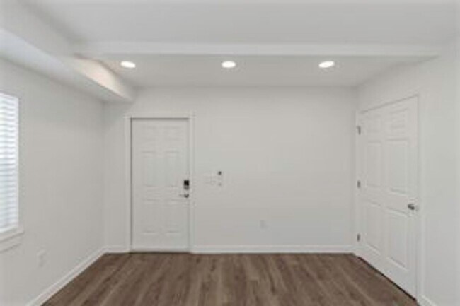 Foto del edificio - 163-165 OSE Rentals LLC