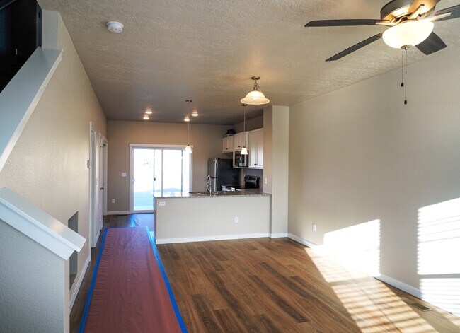Building Photo - 5928 S Jessenia Ln