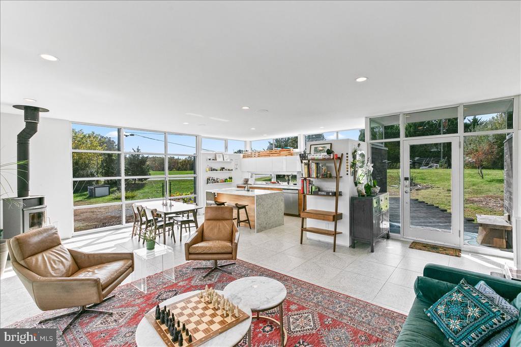 Foto principal - 10222 Van Thompson Rd
