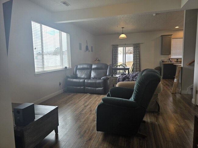 Foto del edificio - 4699 Greensand Dr