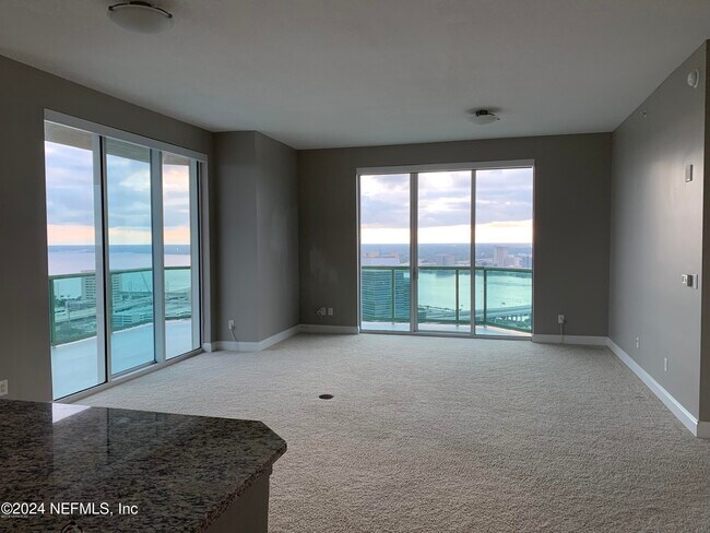 Building Photo - 1431 Riverplace Blvd