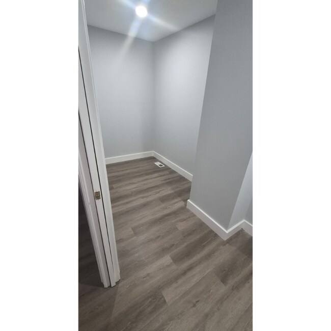 Foto del edificio - 647 S Pulaski St