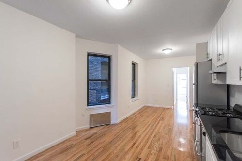Building Photo - 435 W 51st St