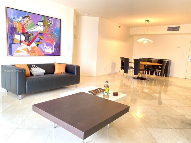Foto del edificio - 3600 Mystic Pointe Dr