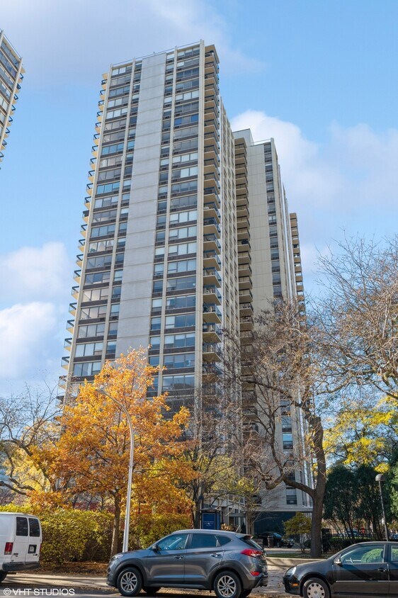 1360 N Sandburg Terrace Unit 1804, Chicago, IL 60610 Condo for Rent