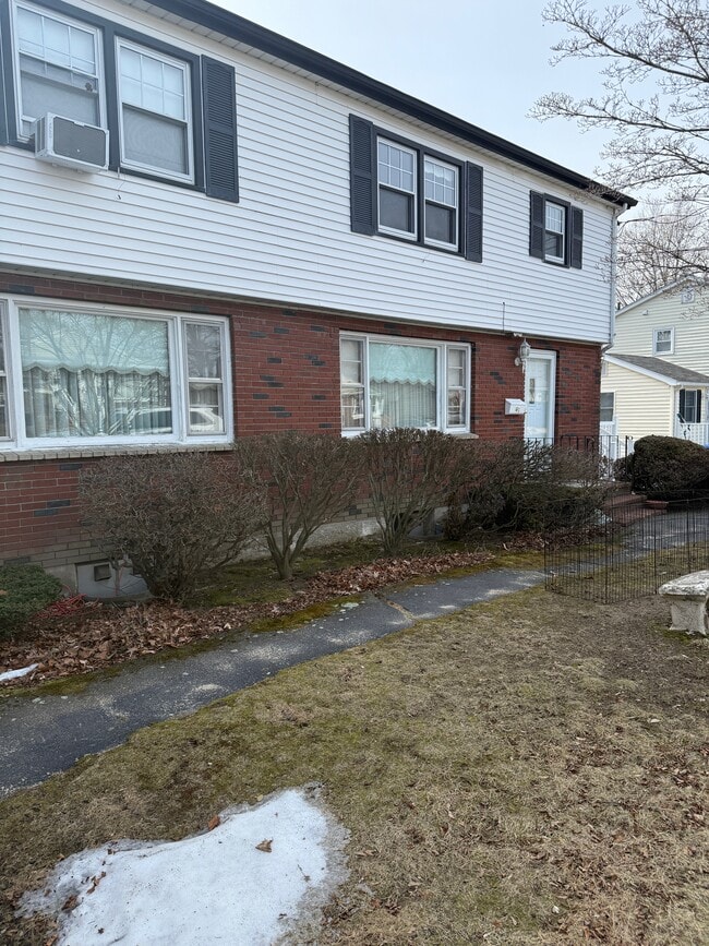 Main Entry to apartment - 87 Auburn St