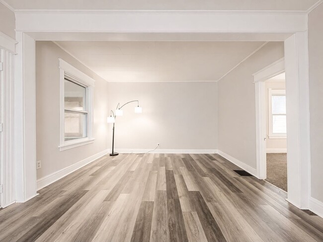 Building Photo - 2552 Foraker Ave