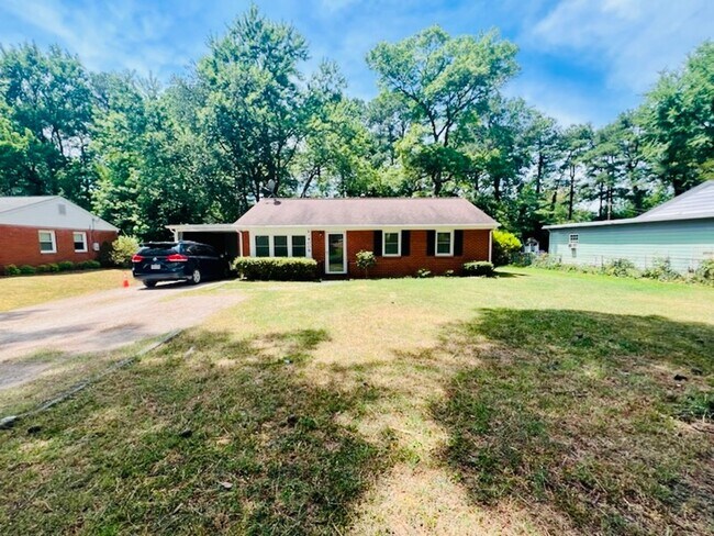 Foto del edificio - Beautifully Updated 3bdrm/1bth Ranch Style Home Located in the Glen Lea Area!