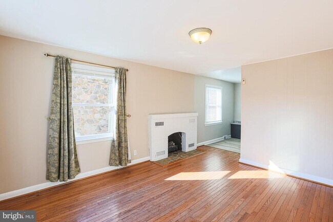 Foto del edificio - 6226 Woodcrest Ave