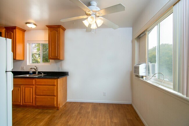 Building Photo - 3569 Agate Dr