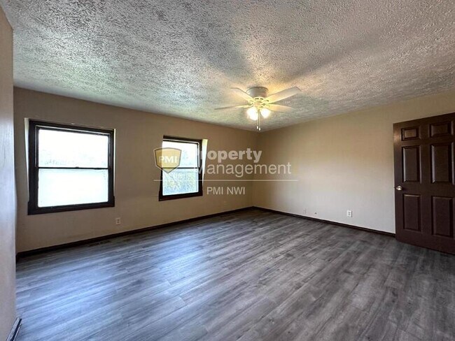 Building Photo - 5046 N Pawnee Trail