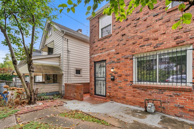 Building Photo - 5034 Ampere St