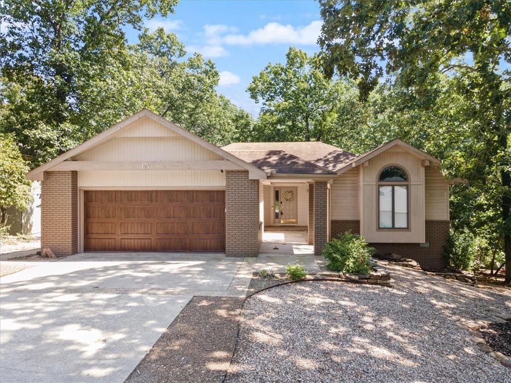 Foto principal - 15 Farnham Dr