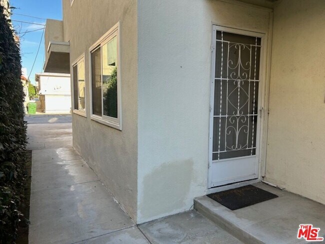 Foto del edificio - 1412 Brockton Ave