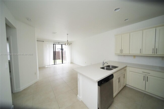Foto del edificio - 10456 NW 61 Ln.