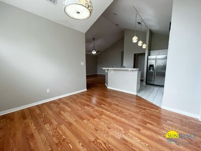 Building Photo - Gorgeous 3 Bedroom Home at Shalimar Pointe!