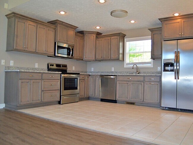Foto del edificio - 717 Springfield Blvd