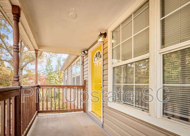 Building Photo - 28 Pine Grove Ln